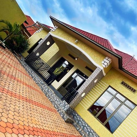 Zeo Airbnb - Cheap Apartment In キガリ エクステリア 写真