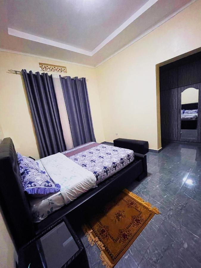 Zeo Airbnb - Cheap Apartment In キガリ エクステリア 写真