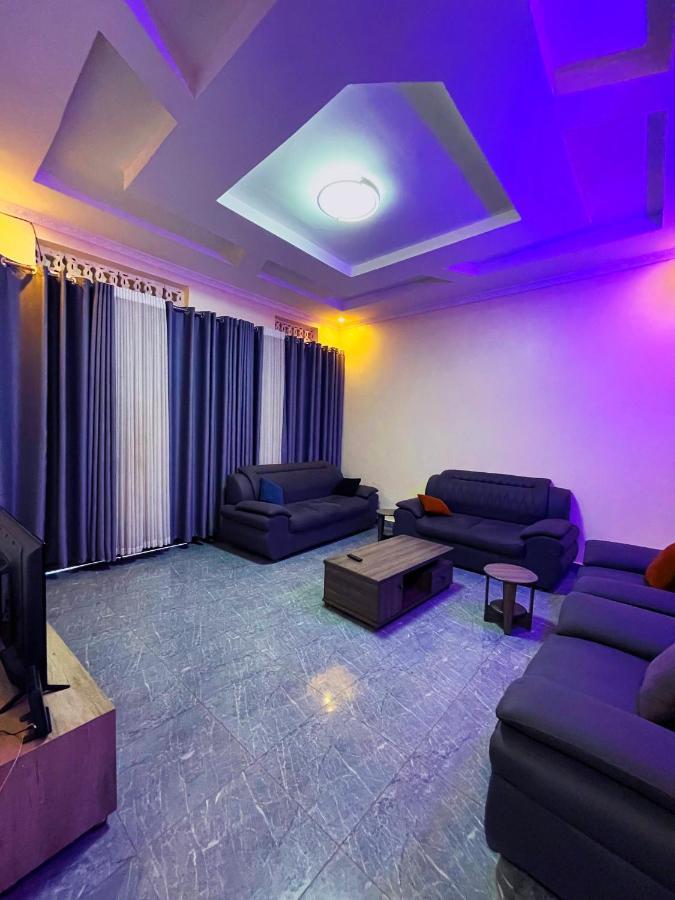 Zeo Airbnb - Cheap Apartment In キガリ エクステリア 写真