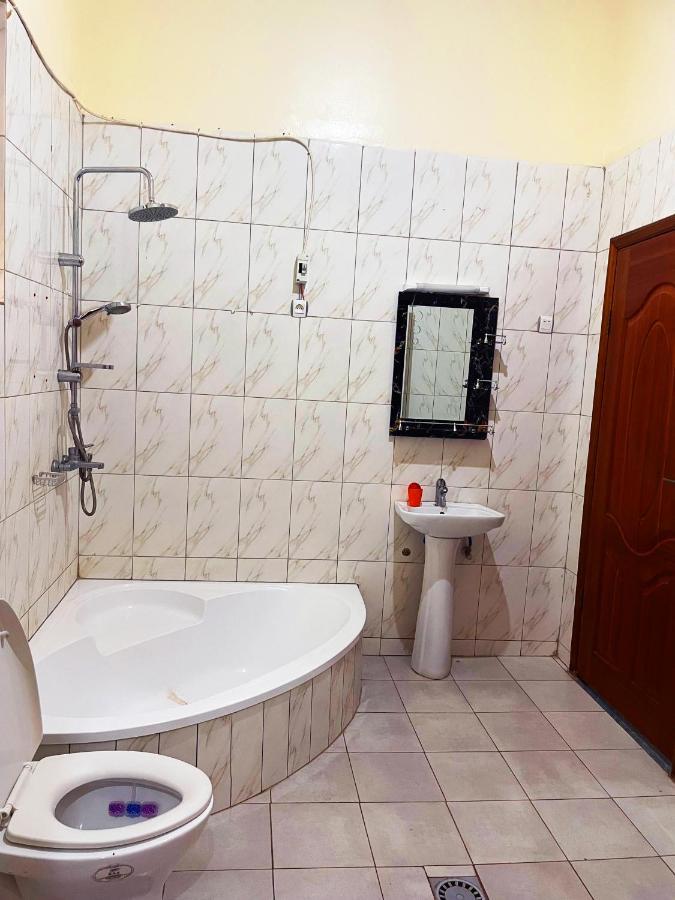 Zeo Airbnb - Cheap Apartment In キガリ エクステリア 写真